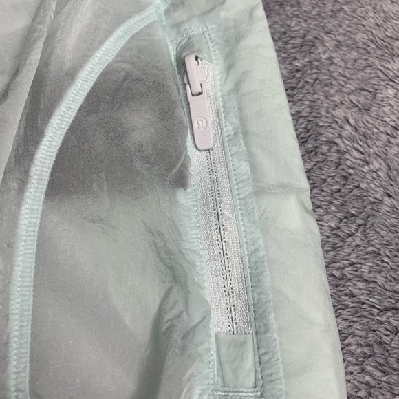 Lululemon Step Out High Rise Short NWT Ocean Air Size 4 - Picture 9 of 17